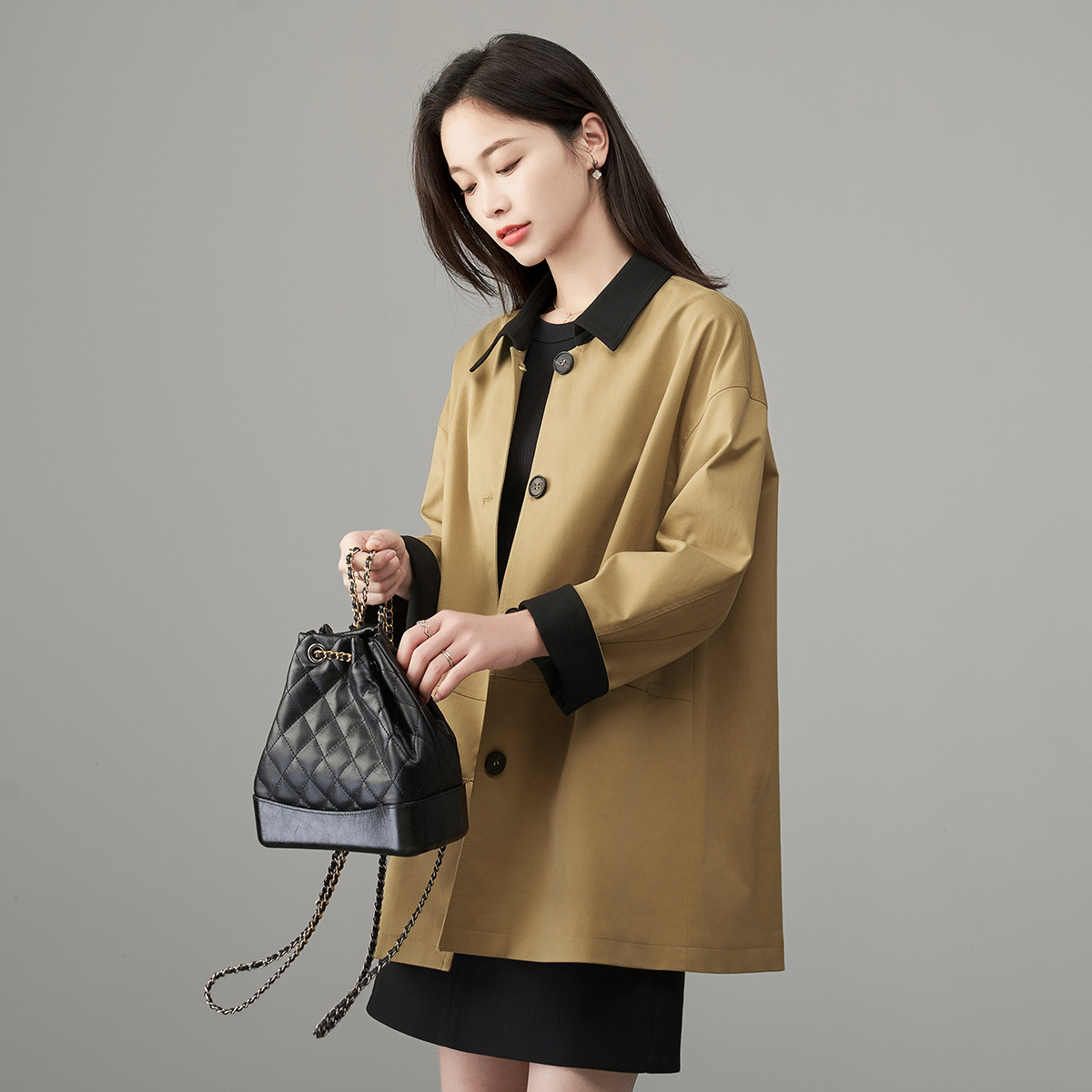 娅丽达撞色小个子风衣女