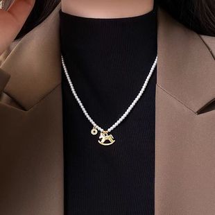 精致小马珍珠项链女复古轻奢高级感毛衣链小众设计秋冬挂脖配饰品