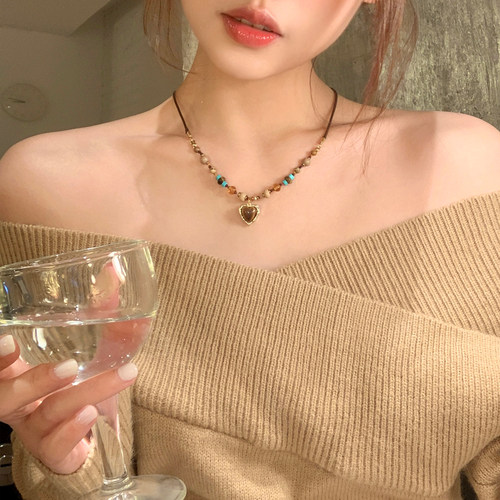 美拉德虎眼石串珠爱心项链女复古轻奢高级感锁骨链小众毛衣链配饰