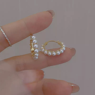 高级感珍珠耳圈耳扣气质轻奢小众设计感耳环女法式 复古百搭耳饰品