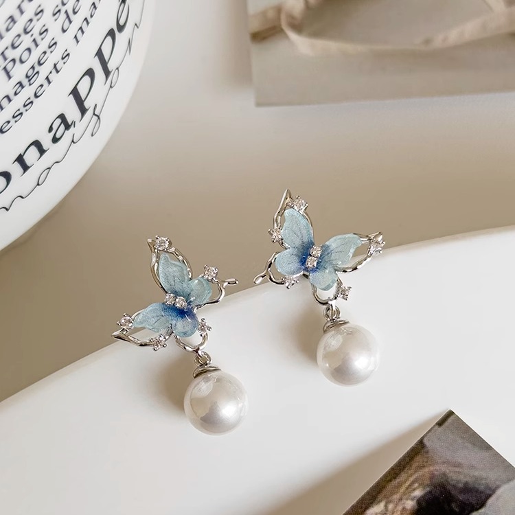 海盐蓝色蝴蝶珍珠耳钉百搭精致辣妹耳环女甜酷高级感小众独特耳饰