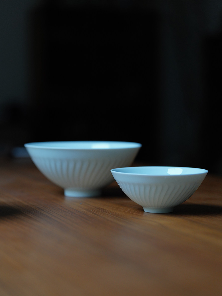 無人问津 以宋清雅 | 全手工系列 半刀泥刻绘影青旋纹斗笠碗 面碗