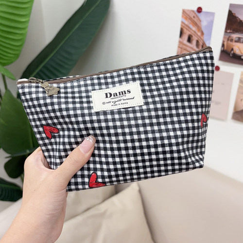 韩国红色爱心黑白格子格纹化妆包