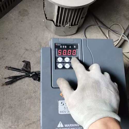 议价工厂库存备用三碁变频器S5350-4T5.5G 5.5kw可维修