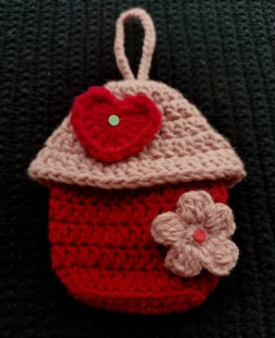 成品纯手工小房子耳机包钥匙挂件包手编6号线毛线钩织柔软亲肤线