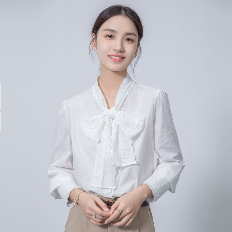 实拍2025白色拼接蕾丝花边蝴蝶结V领衬衫女新款法式气质衬衣