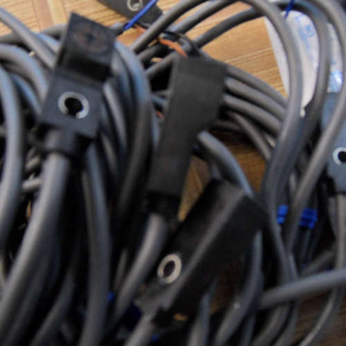 Omron/欧姆龙接近开关超小型接近传感器E2S-W23 1M全新库存货清仓