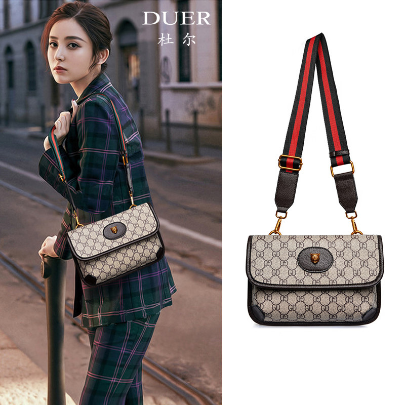 包包2020新款潮百搭斜挎单肩女包同款虎头宽肩带印花信封小方包