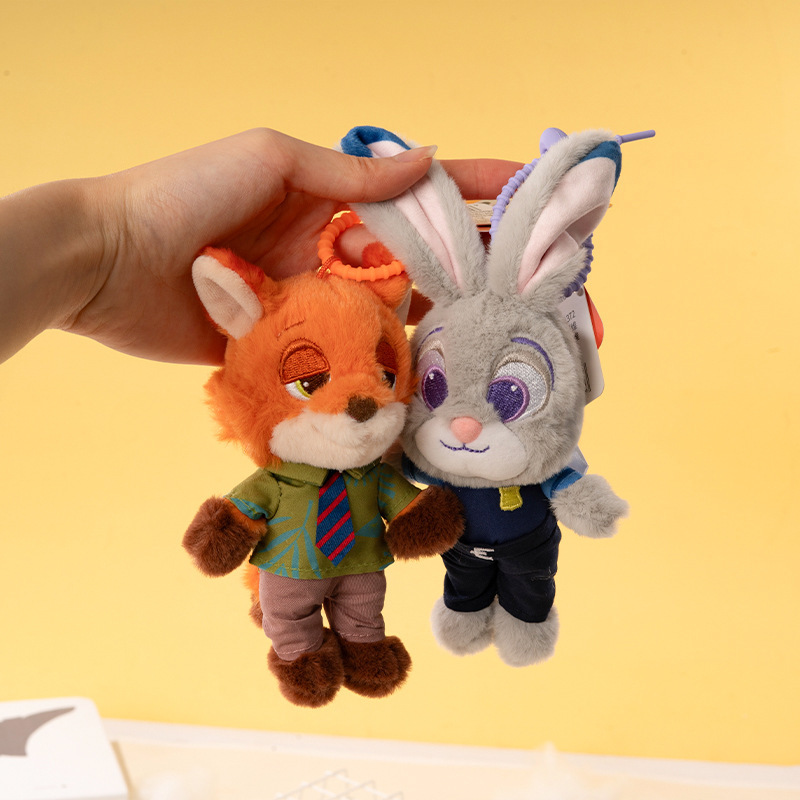 正版迪士尼疯狂动物城系列朱迪尼克毛绒公仔挂件钥匙扣背包挂饰女