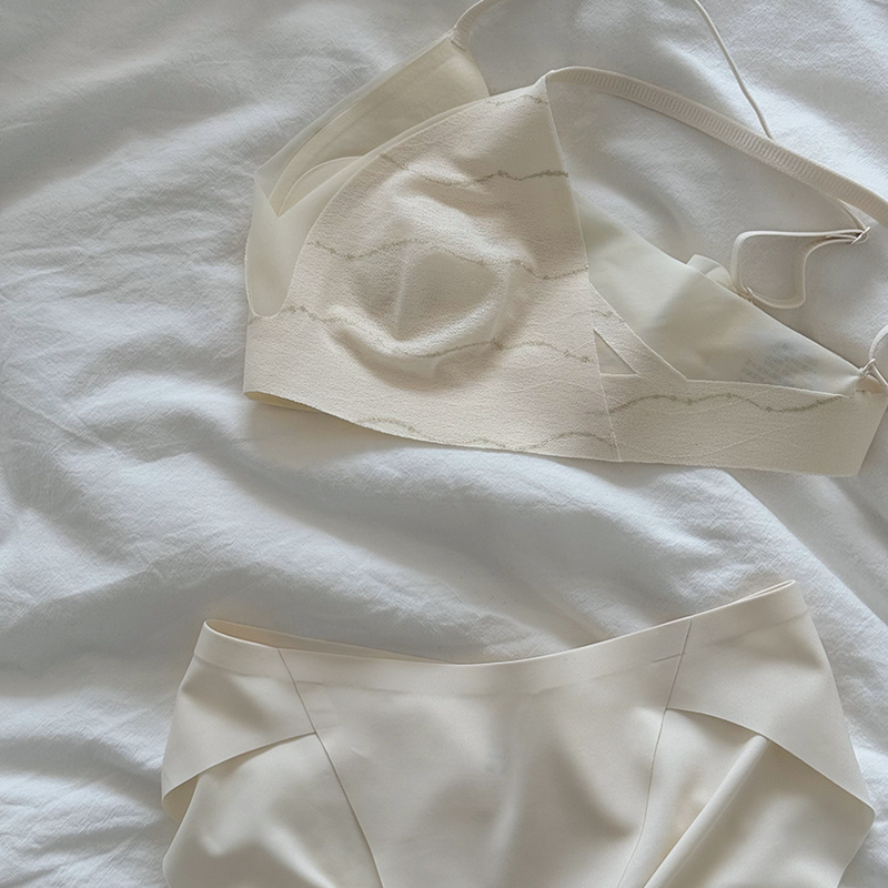法式内衣女大胸显小夏薄款无钢圈