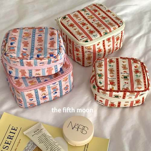 蝴蝶结小熊手拿化妆包收纳包