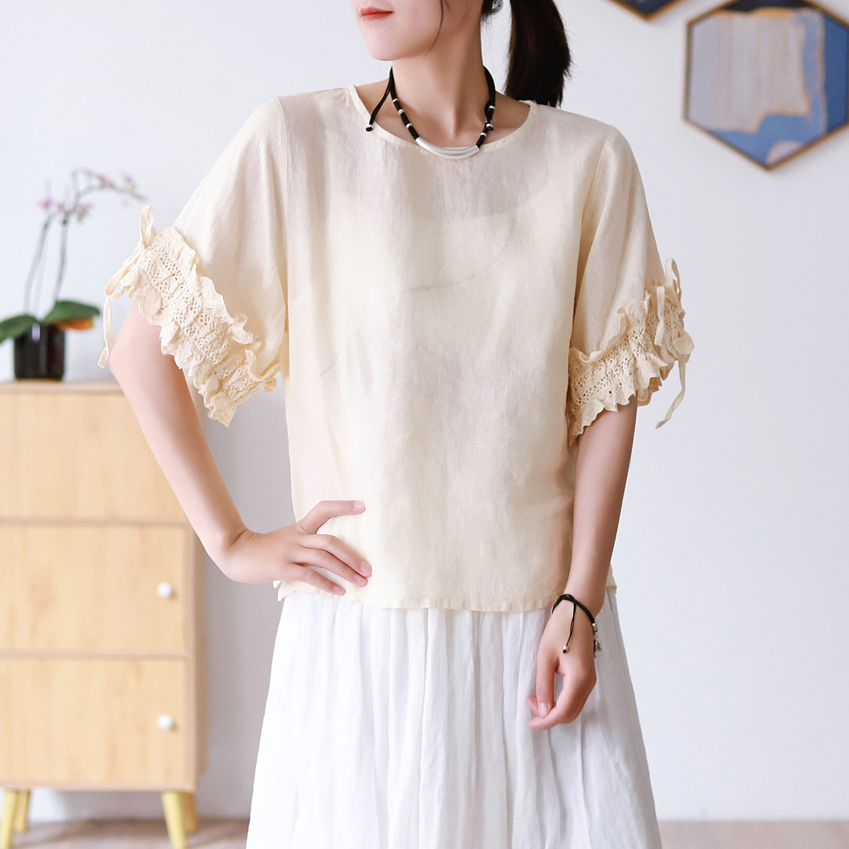 右弦优品棉麻圆领短袖亚麻t恤女纯色花边荷叶边袖口系带减龄上衣