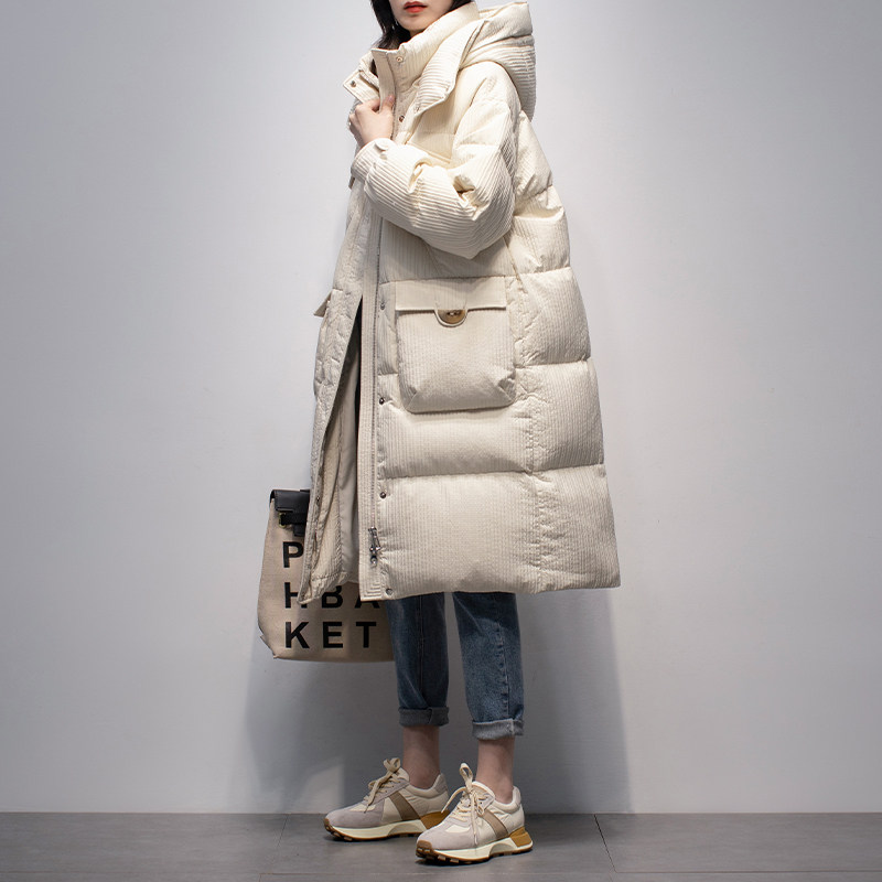 久拉拉米白色中长白鸭绒羽绒服女