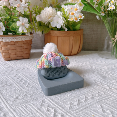 极氪专用毛线帽棉花娃娃特别版定制汽车装饰摆件