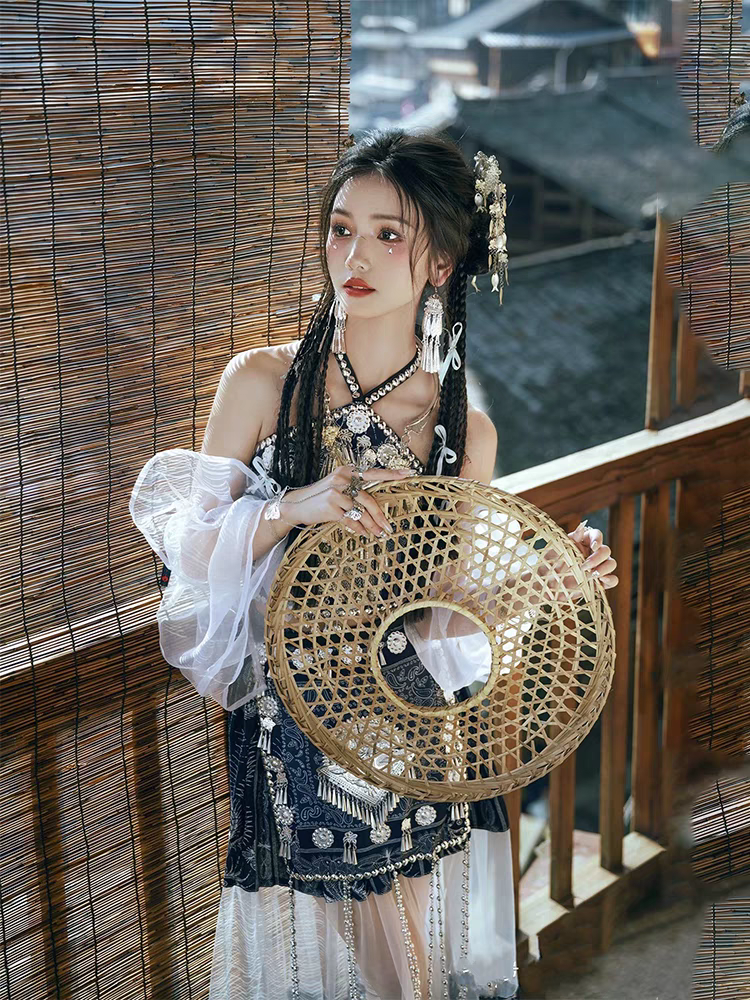 苗族蜡染女装头饰项圈整套苗疆圣女少数民族服饰夏季抹胸旅拍服装