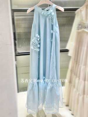 法式茶歇海边新疆川西旅游度假挂脖无袖立体手工缝花绑带A摆长裙