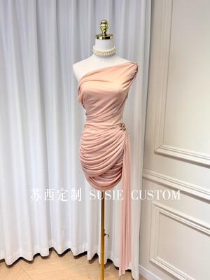 高定设计款纯欲显身材斜肩露肩可一字肩金属花褶皱包臀飘带礼服裙