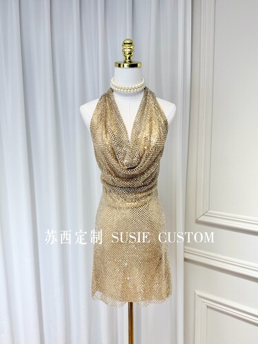 高定设计款纯欲辣妹显身材V领荡领挂脖露背网格烫钻包臀小礼服裙