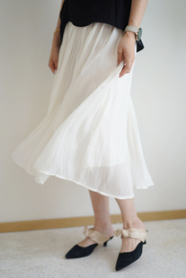 光泽感飘逸垂坠细褶松紧腰杏色纱裙半裙 珍珠般