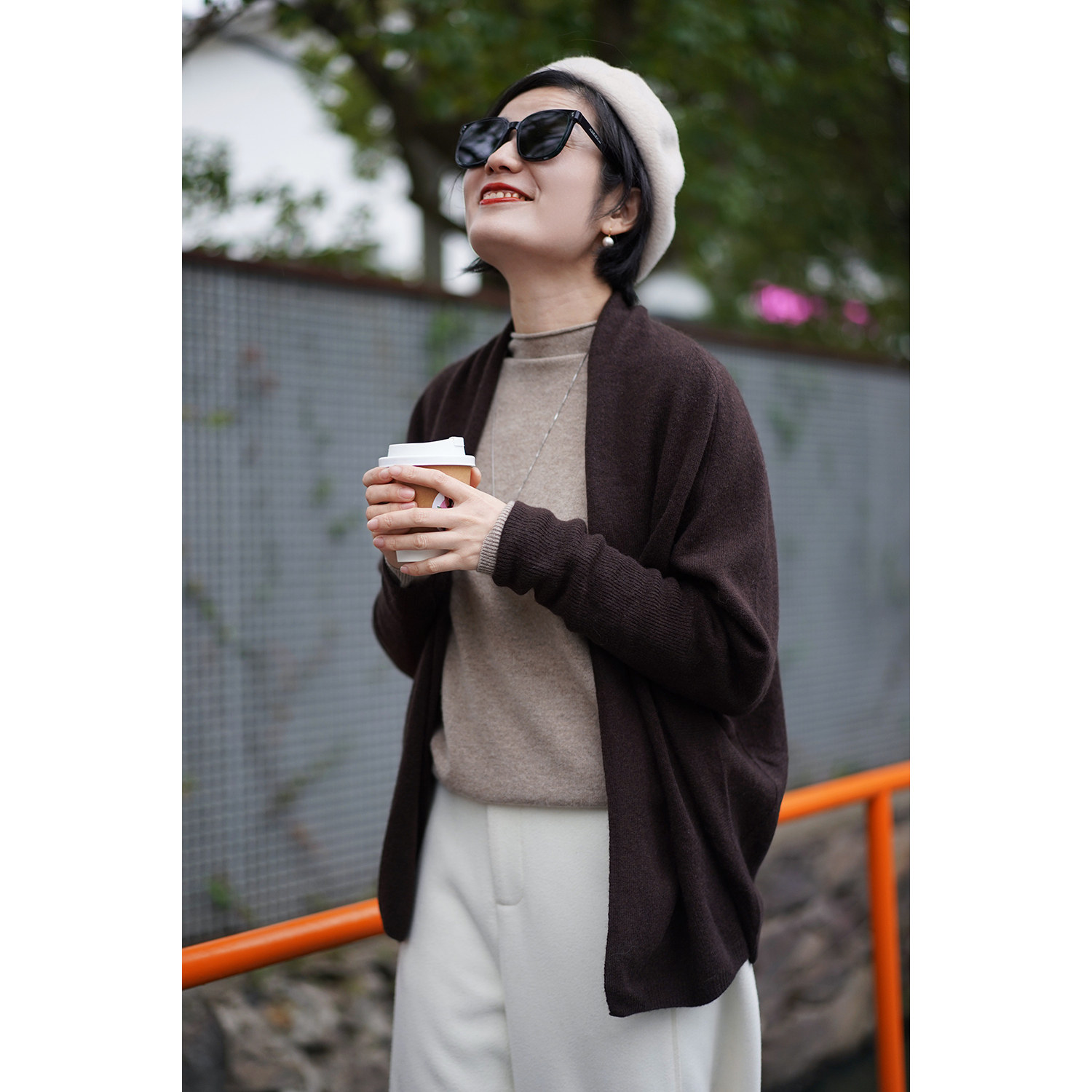 慵懒松弛感拉满的超细90羊毛10羊绒暖咖色披肩风无扣开衫,女装/女士精品,毛针织衫,淘宝优惠券,粉丝福利购,淘宝优惠卷