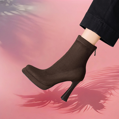 法式棕色显瘦弹力靴子女2025秋冬新款圆头防水台洋气高跟短靴细跟