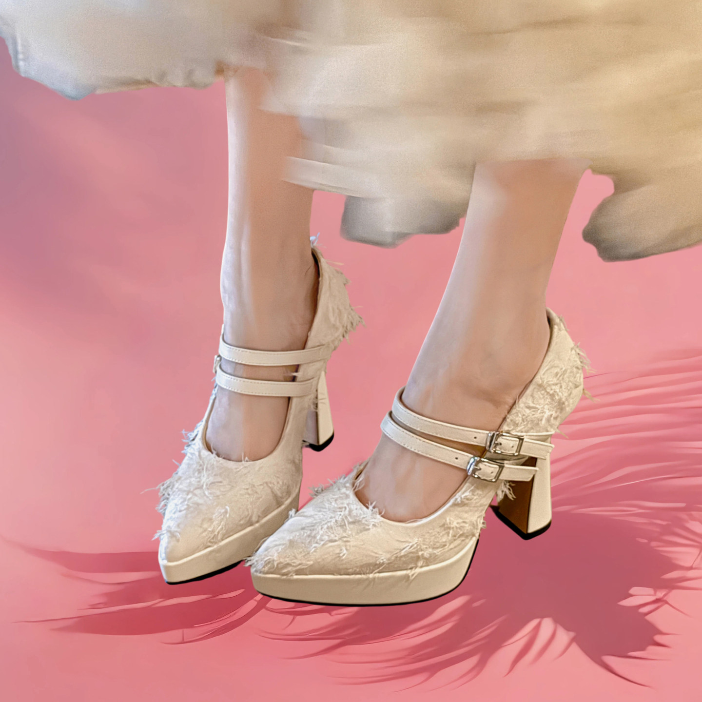 绝美仙女温柔尖头高跟鞋2026春季白色婚鞋防水台一字扣单鞋女粗跟