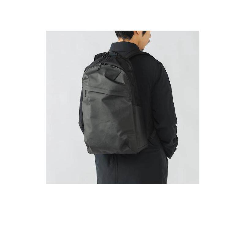 代购BEAMS男士背包防水性能大容量收纳肩部缓冲设计日常使用