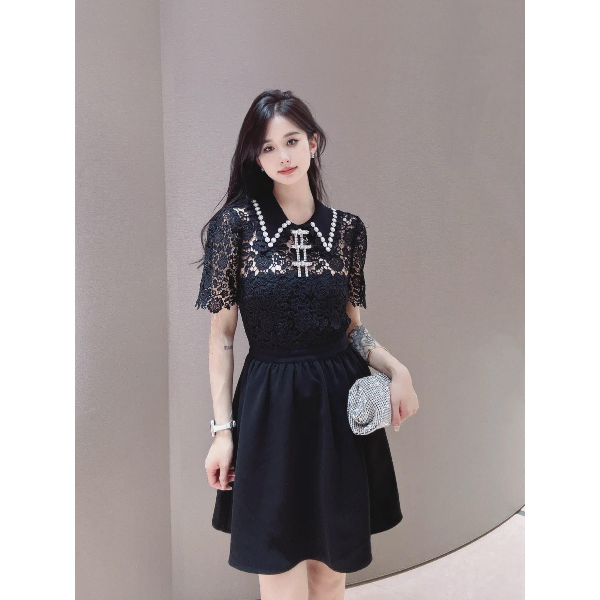 self-stride 2025新款经典黑蕾丝镂空水钻翻领修身高腰气质连衣裙