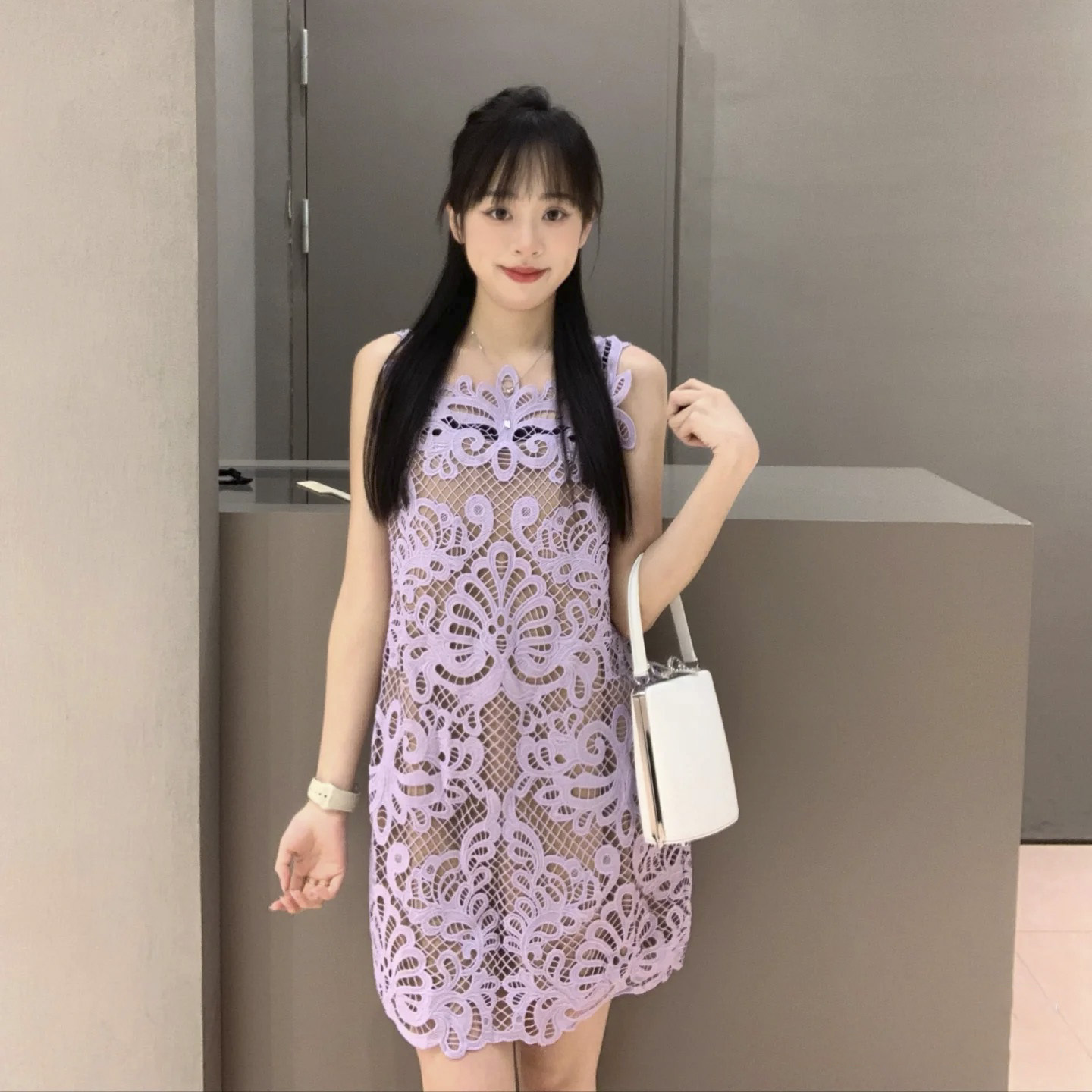 self-stride 2025新款无袖蕾丝收腰显瘦短裙性感气质千金风连衣裙
