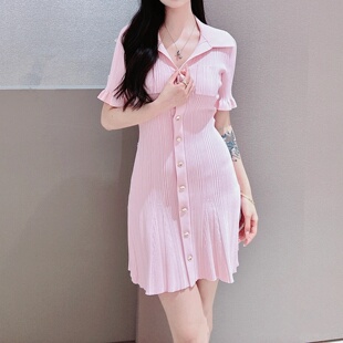 针织修身 self 粉色v领金色纽扣短袖 2025新款 连衣裙 stride