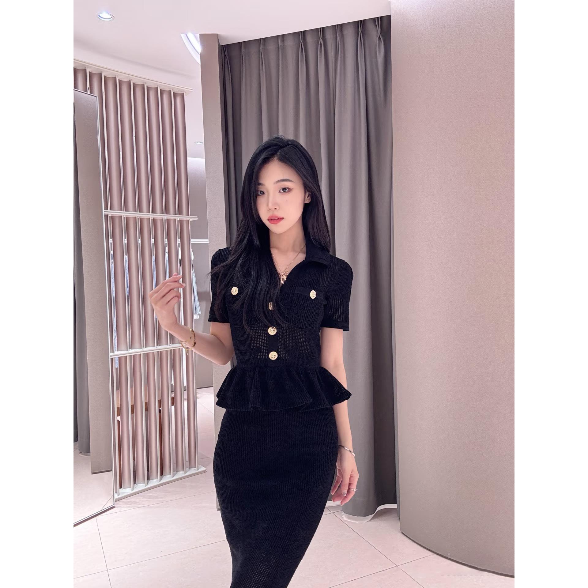 self-stride 2025早秋新款经典黑蝴蝶结钩针针织短袖连衣裙