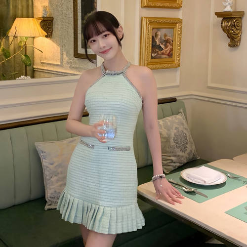 self-stride 2026新款钻饰缀边挂脖气质优美荷叶边千金名媛连衣裙