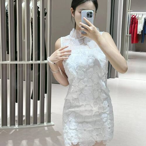 2025新款薄纱白色立体花朵蝴蝶结修身包臀礼服洋装