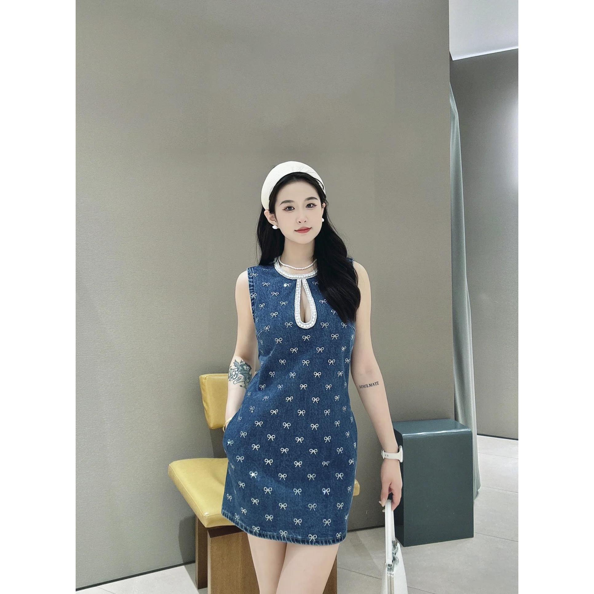 self-stride 2025新款牛仔蓝镂空蝴蝶结无袖连衣裙百搭气质短裙