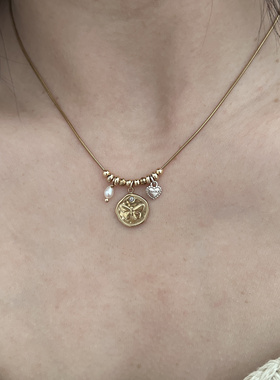 南西Handmade原创设计蝴蝶爱心项链钛钢厚镀金蛇骨锁骨链不掉色