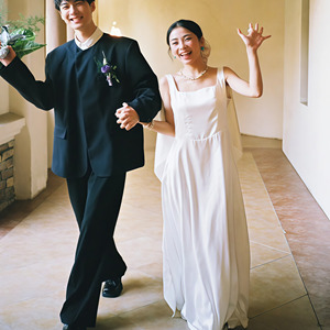 新款高级感简约圆领西服宽松垫肩西装外套休闲百搭新郎结婚套装男