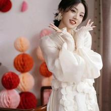 2025新娘晨袍女浪漫复古超仙气森系高级感精致白色v领连衣裙收腰