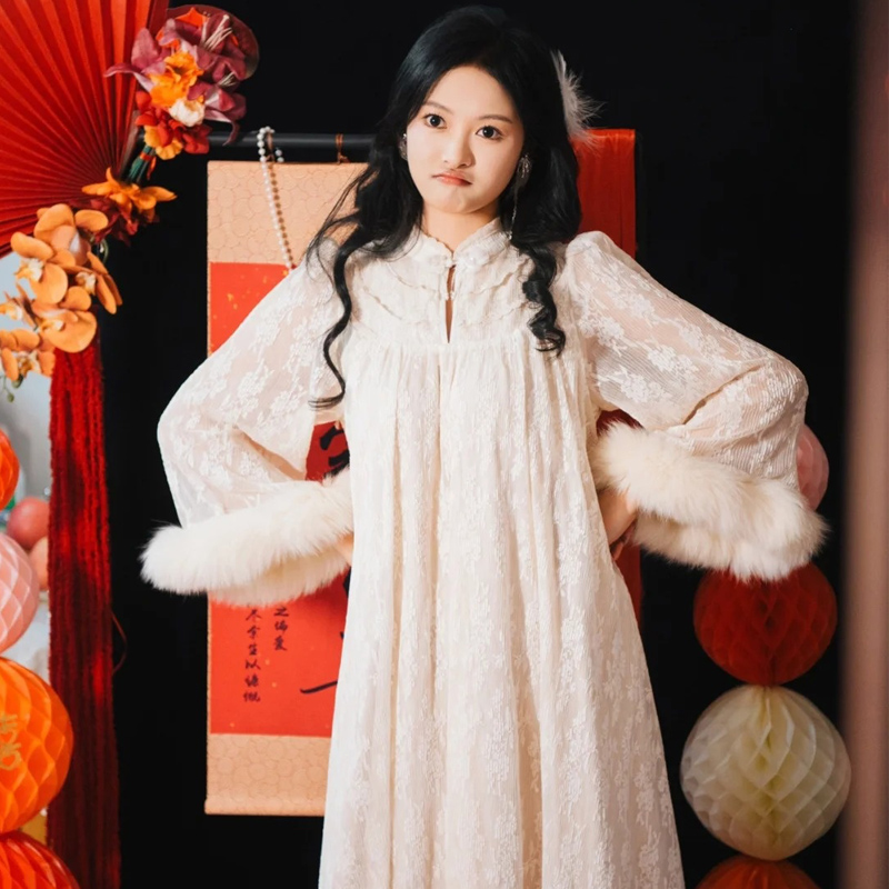 温柔蕾丝晨袍新娘女2025秋冬新款高级感日常可穿新中式长袖连衣裙