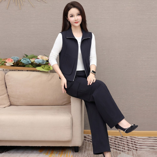 时尚休闲百搭马甲三件套女