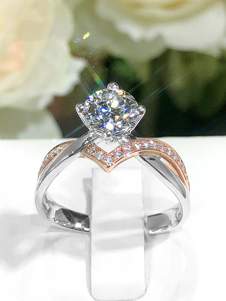 Young创意网红V型皇冠戒指镀pt950玫瑰金分色仿莫桑钻石开口戒子