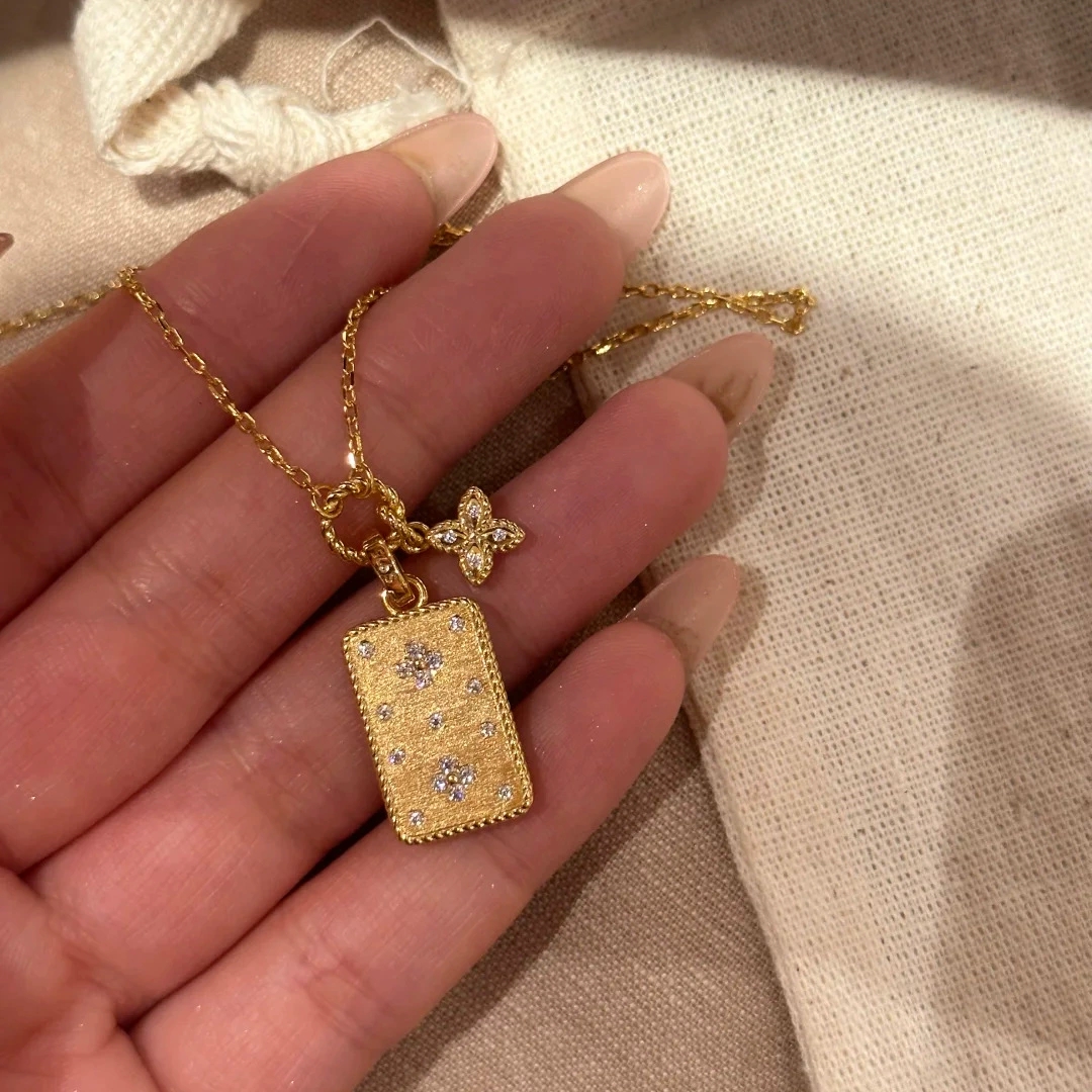 Young法式复古老钱风四叶草双面拉丝无事牌项链轻奢镶金色吊坠女