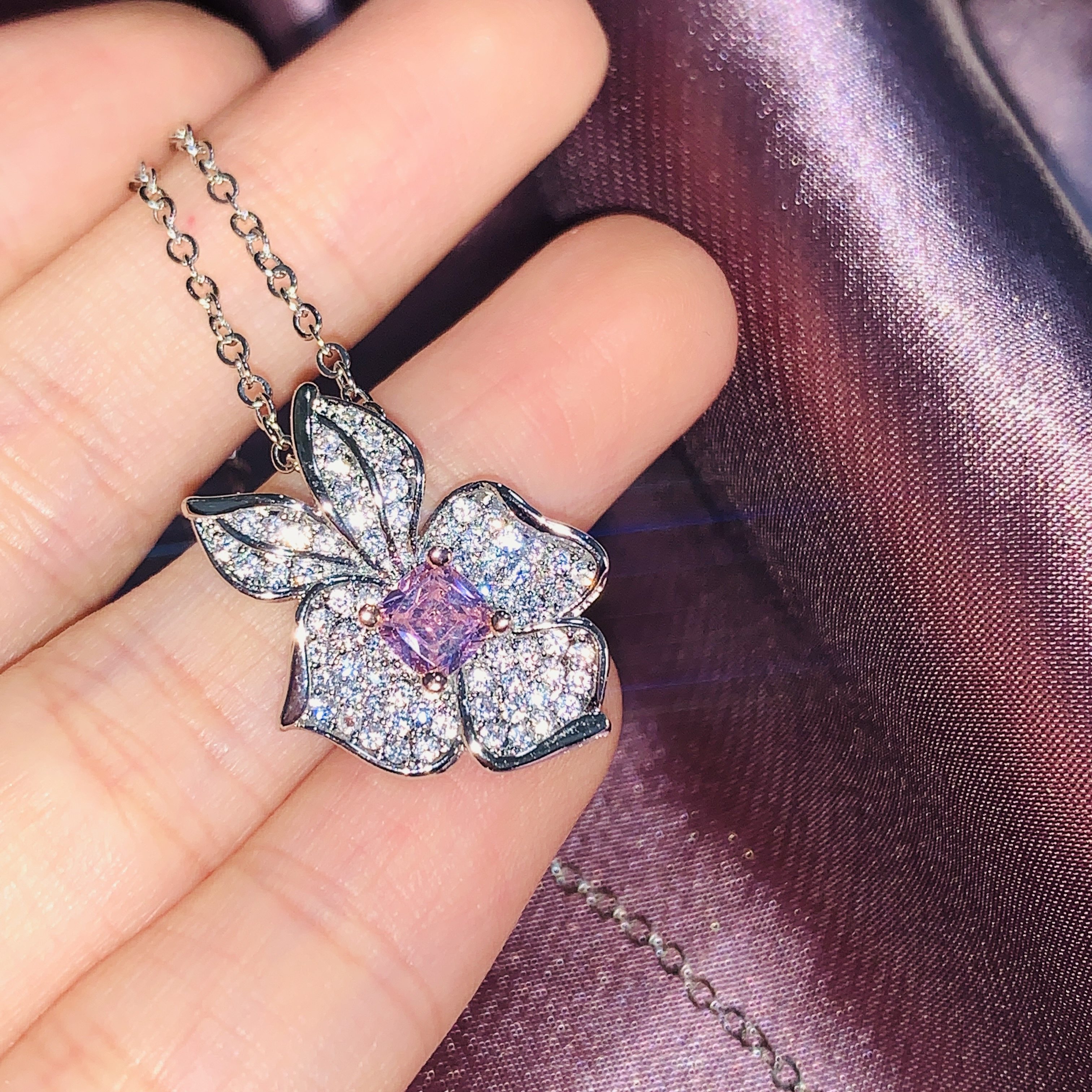 抖音严选珠宝镶满钻公主花朵吊坠