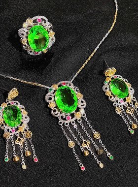 意大利复古双色橄榄石套装宫廷