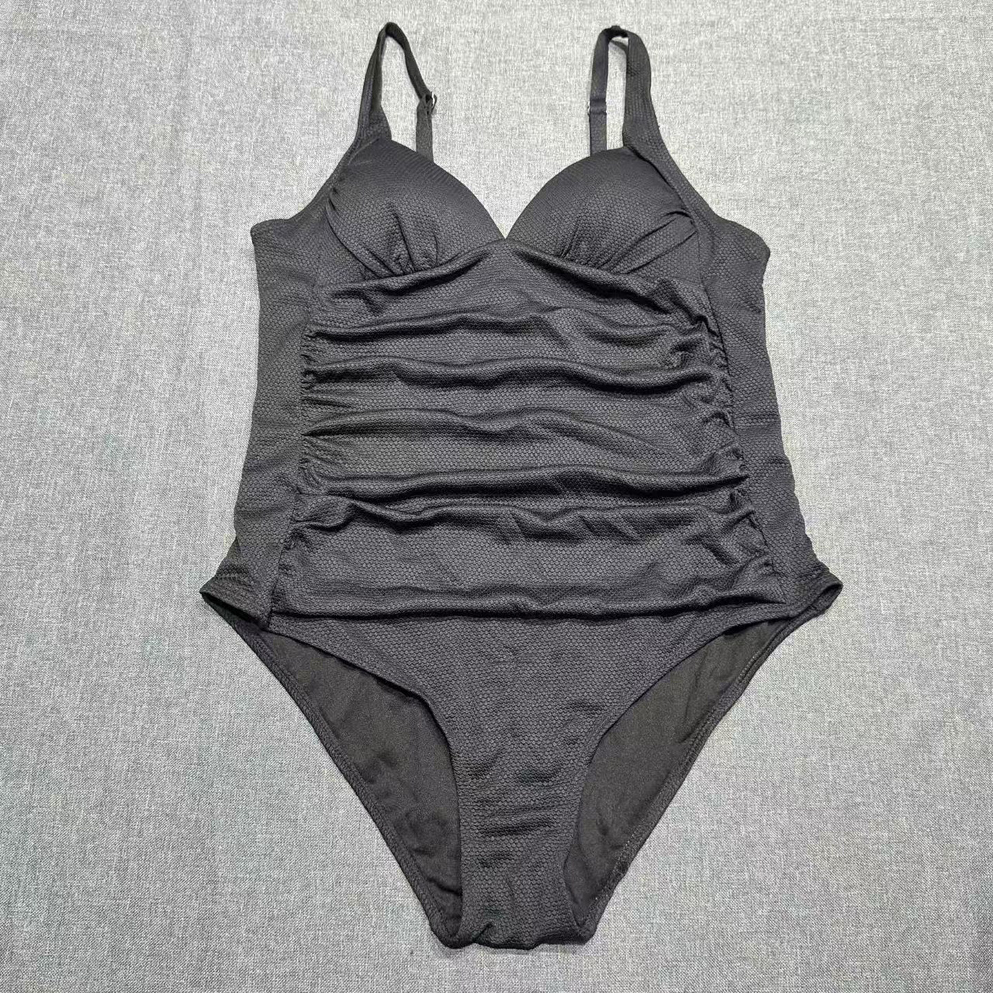 出口欧美女士成人V领圆点面料腰部遮肚抽皱简约三角裤连体游泳衣