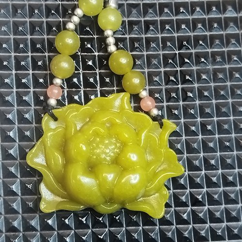 天然岫玉牡丹花玉吊坠花开富贵岫玉男女款挂件项链吊坠创意编绳