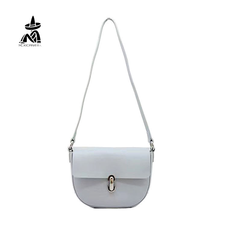 稻草人女包2024夏季上新清新糖果色休闲品牌单肩斜挎链条马鞍小包