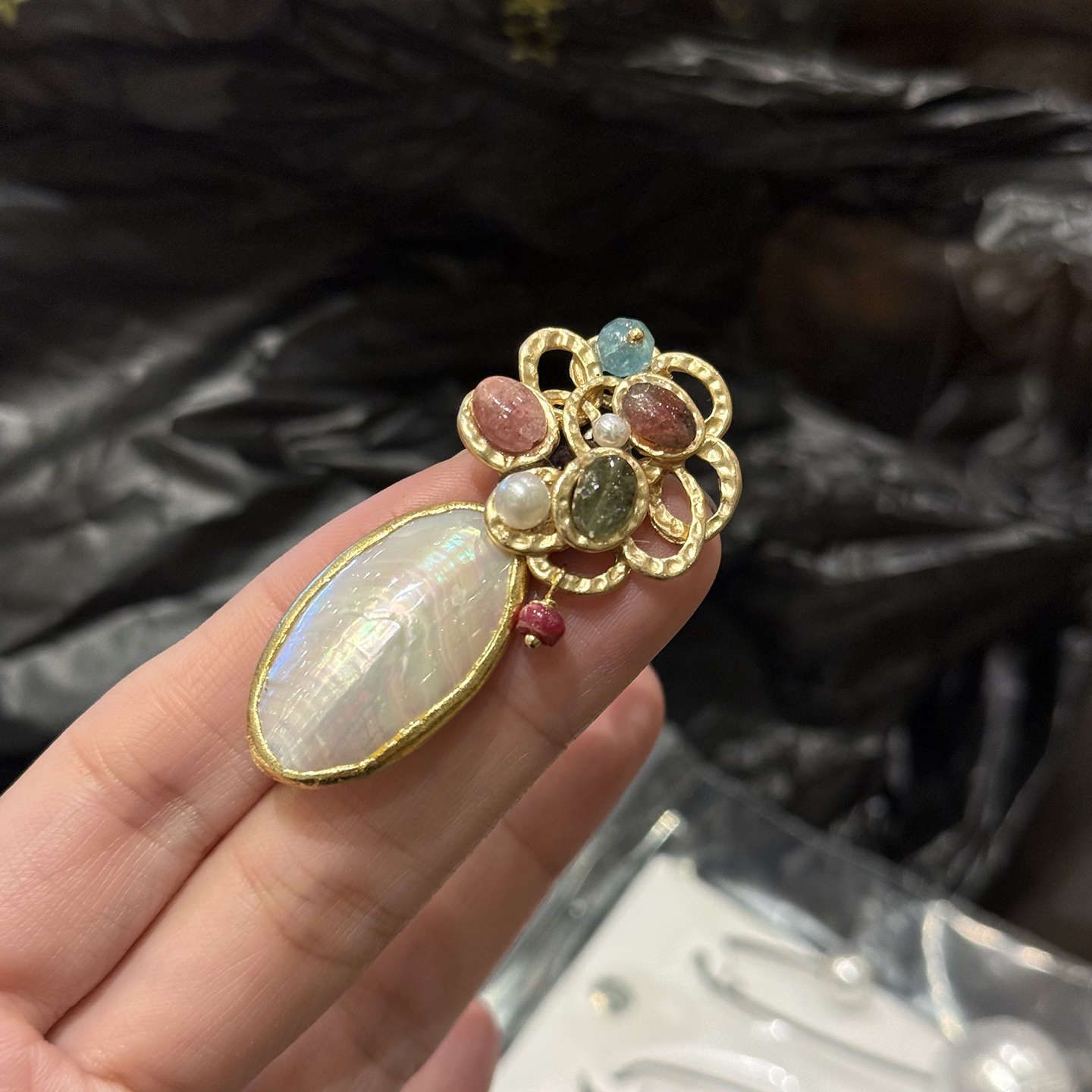 韩国进口东大门新款碧玺手工胸针贝母胸花衣服配饰女