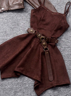 实拍2026年秋装复古高级感辣妹吊带不规则大摆裙咖啡色修腰连衣裙