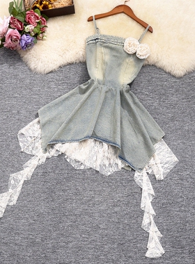 实拍夏季女装设计感减龄小清新花朵不规则蕾丝边牛仔吊带连衣裙潮