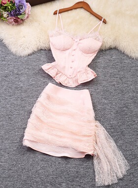 实拍纯欲性感知性蕾丝拼接吊带荷叶边上衣+蕾丝抽皱短裙两件套装